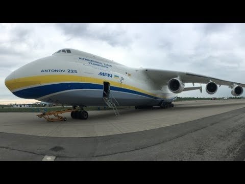 An Bord der Antonow 225: Fliegen mit dem Riesen