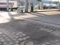 Quatro postos de combustível foram fechados hoje em Tubarão, devido a problemas de documentação referentes a questões ambientais. A ação envolveu Fundação do Meio Ambiente, Fatma, Ministério Público, policiais civil, ambiental e a AgênciaNacional do Petróleo