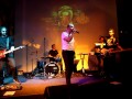 Stai pe acelasi drum (live)