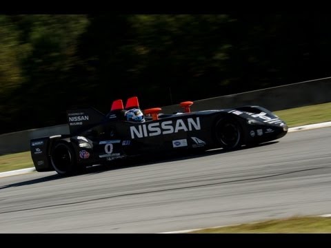ウイング - 米ロードアトランタで行われたプチ・ル・マンレースの1000マイルに及ぶ過酷なレースで、日産デルタウイングは42台の最後尾からのスタートとなったにも関わらず、初めてのレースフ...