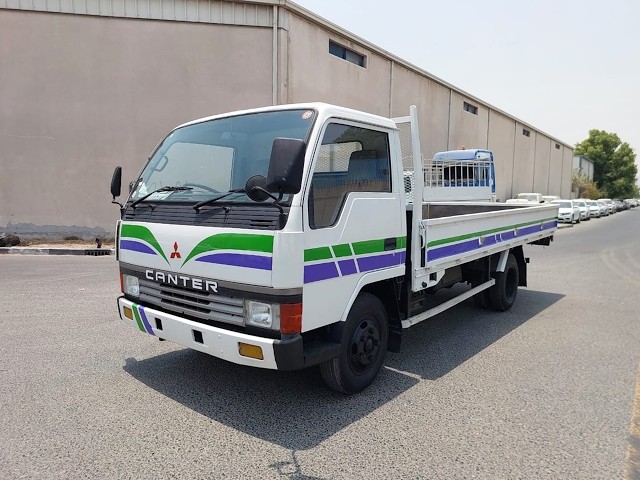 Mitsubishi Canter video