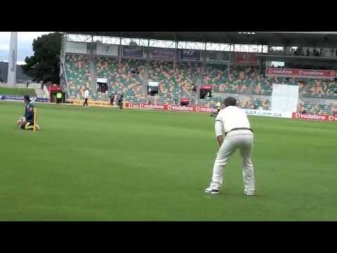 cricketcoachguy - Took a few good ones and then took a classic not he 3rd ball of the day. Great player. Sorry for poor quality..... Facebook: http://www.facebook.com/pages/Jo...