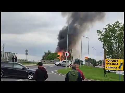 BUTLE WYLECIAŁY W POWIETRZE. AKCJA STRAŻAKÓW W GŁOGOWIE