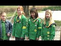In 2010 wonnen wij met Scoutinggroep De Jutters het Rabobank Stimuleringsfonds. Dankzij de steun van de Rabobank konden wij onze droom om een scoutingeiland te maken, eindelijk realiseren. Met een grote meerderheid aan stemmen werd nog eens duidelijk dat niet alleen wij vinden dat scouting een maatschappelijk belang vertegenwoordigd, maar ook de overige inwoners van Groningen. In het voorjaar van 2011 kwam de Rabobank bij ons kijken wat er nu werkelijk met het geld was gedaan en daarvan maakte zij deze reportage.