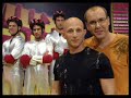 http://10blog.nana10.co.ilהכדור מפתיע את שי ודרור עם שיחת טלפון על השעשועון המטורף, ראש בקיר. בואו תגלו מי באמת המציא הפורמט, מה הפילוסופיה מאחורי המשחק, מי הוא האדם שהם רוצים לראות מוטח בקיר, ועוד ועוד ועוד. ובסוף - הופעה לא צפויה של כוכב פרסומות מהקאריביים. מצחיק בטירוף! לא לפספס!