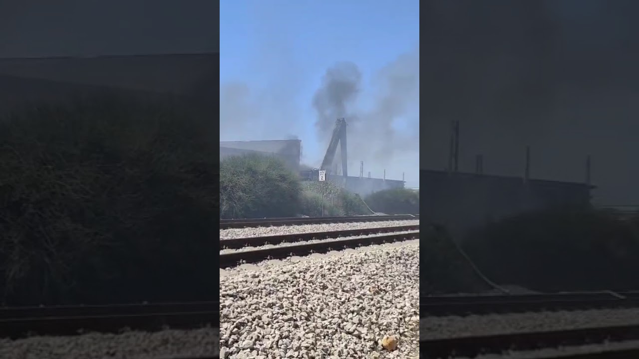 הופסקה תנועת הרכבות: תיעוד השריפה סמוך לפסי הרכבת בקריית חיים ומוצקין