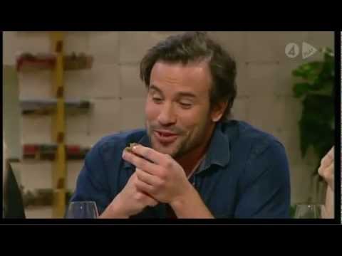 Martin Stenmarck får mat mellan tänderna (Nyhetsmorgon TV4) BLOOPER