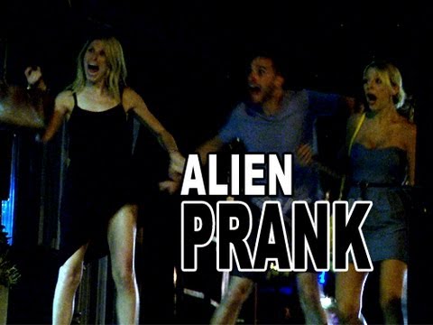 Epic Alien Scare Prank - YouTube