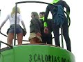 hehehehehhe Baita gatinha dançando em cima daquelas coisas da Pepsi...