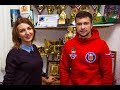 Как жены и девушки мотогонщиков помогают им готовиться Как жены и девушки мотогонщиков помогают им готовиться