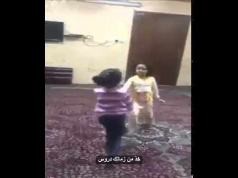 بنات صغيرات