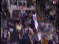 Amare Stoudemire rocks the rim!