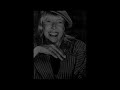 watch it in high quality!
****
stereo playback:
http://www.youtube.com/watch?v=okmr6yyc7_o&fmt=18

joni mitchell performing 