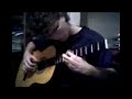 Yo  tocando En estos d�as, de Silvio Rodr�guez