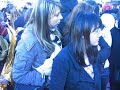 toujours moii qui filme ^^, et je suis toujours en compagnie de mes copines : alison, alexy,audrey,tiff'!

ouais --', un momment donn� au d�but de la vid�o , j'ai faillii tomb�, 
oh sava hein! x))  xp