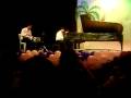 De la presentación de fin de curso Dina, Junio 2008, en el Centro de la Cultura..
De la autoría de Adonirán Santos. La peculiaridad de esta pieza, sobretodo, es que nunca tuvo nombre. Tanto ensayar y nunca inspiraba a nombrarla.. Alguien tiene alguno??..
Piano:Pablo Gómez y Adonirán SAntos, Bateria: Emil García.