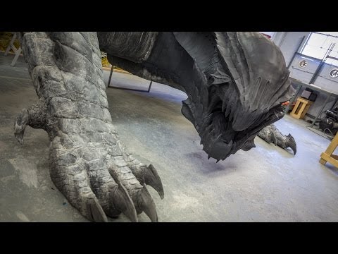 Making a Life-Size Dragon! (Monster Hunter 4 Ultimate)