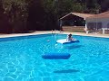 Julia en la piscina