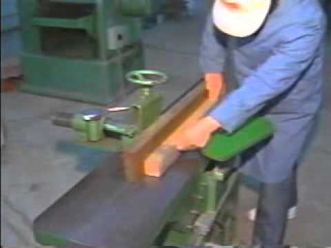 手壓鉋機之正確安全操作方法