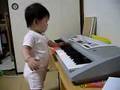 ピアノにのりのり?