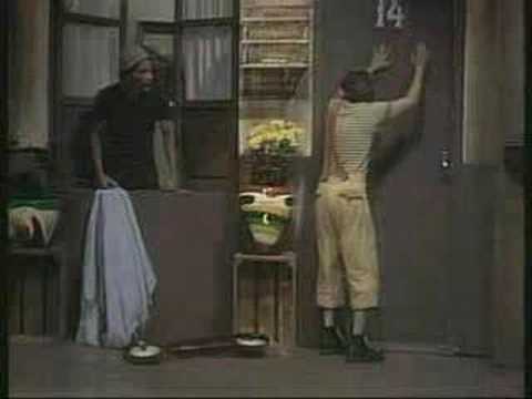 El Chavo del Ocho con los disfraces de fantasma