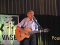 avec l'accord de graeme allwright -
les nouvelles paroles de la marseillaise ! enfin ce que nous attentions tous ; sans trop vouloir pour certains le formuler � voix haute.

monsieur le pr�sident de la r�publique fran�aise n'ignore pas l'existence de ces belle paroles de paix et de fraternit�... a quand la d�cision officielle d'adopter cette version mod�le qui trois cent ans apr�s ouvre la voie de la paix, de la libert� et de la fraternit� avec des mots d'amour et d'amiti�.
il me vient une petite id�e.... si nous allions au-devant d'une d�cision officielle en chantant tout simplement les nouvelles paroles de la marseillaise quand il nous est propos� d'entonner  notre hymne national ( j'ai cru voir lors de matchs de foot importants que nos hommes  politiques ne connaissaient que tr�s mal les paroles � vengeresses officielles �....).