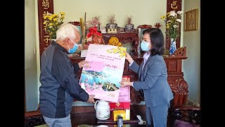 Phó Chủ tịch Thường trực HĐND tỉnh Trịnh Thị Minh Thanh thăm, tặng quà Tết các đối tượng chính sách tại thành phố Uông Bí