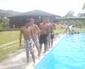 el lago de los cisnes presentados por los muchachos