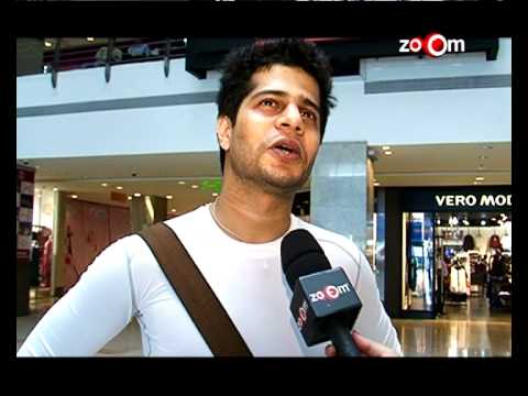 ZoomDekho - Your one stop destination for all the latest happenings, hot rumours and exclusive B-Town news... Subscribe NOW! http://www.youtube.com/subscription_center?a...