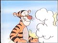 i dette klip kan man se at grislingen har accepteret plys aff�re med tigerdyret. faktisk er grsilingen s� 