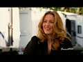 gillian anderson interviews on the set of htlfaap
