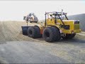 Kirovets K700A beim Siloschieben Kirovets K700A beim Siloschieben