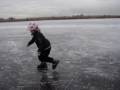 videos de Jonna achteruit schaatsen pootje over