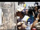 Homenaje a la aficion de Fernando Alonso que le acompaña incondicionalmente. Siempre, Always