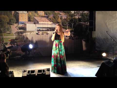 Марина Девятова - В старом классе видео и текст песни
