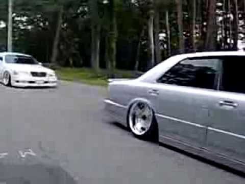 Kleine edel Limousinenparade - 
Eine Gruppe von schon etwas älteren Lexus. Doch den getunten Lexus LUCF10 und UCF20 der Baureihe LS 400 sieht man ihr alter nicht...