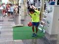 Un artista di strada a Barcellona