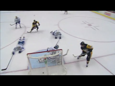 Video: Penguins' Kessel finishes off pretty passing play on the 5-on-3