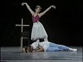entrance of myrtha

- giselle: leanne benjamin

- albrecht: petter jacobsson

- myrtha: chenca williams



with peter wright