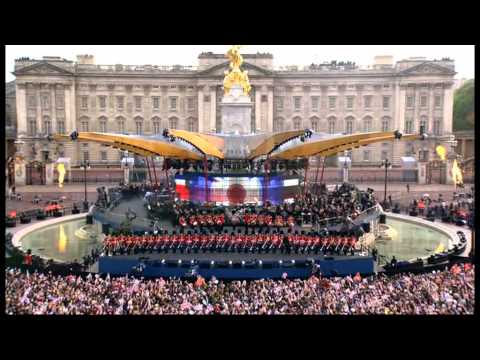 jubilee - The Opening performance of The Queens Diamond Jubilee Concert outside Buckingham Palace London 04th June 2012 Robbie Williams Let me Entertain you Loving all...