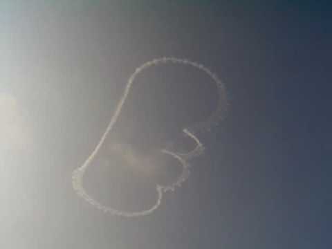 Vik Muniz skywriting art "Cloud ...