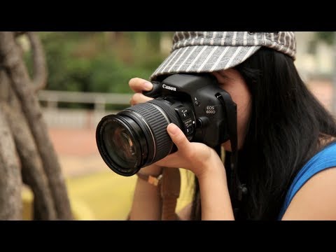 17 55mm - In this video we take a look at a crop-sensor lens for a change - the Canon 17-55mm f/2.8 EF-S lens. We take some test shots by doing