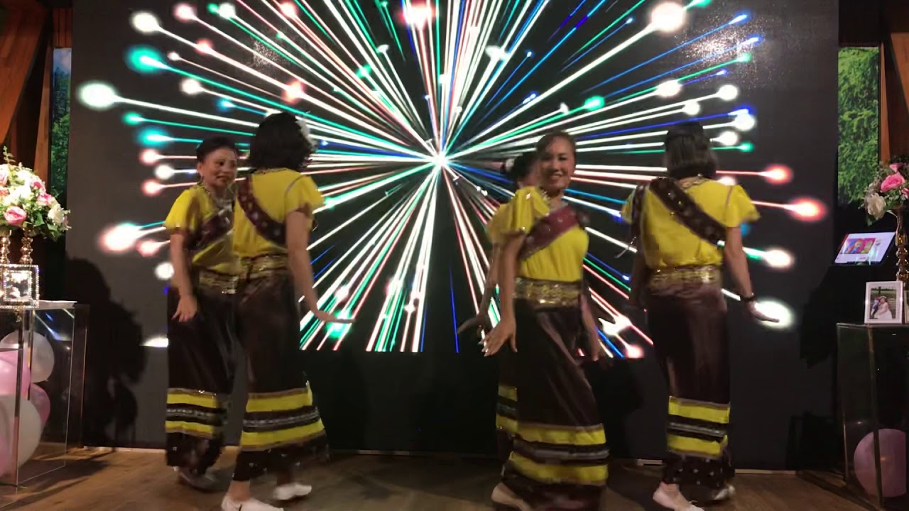 MẸ & NHÓM MÚA BERLIN MỪNG BÉ LISA LẦN ĐẦU ĐI HỌC