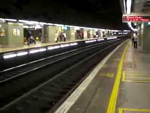 往馬場列車 ( SP-1900 ) 駛離港鐵旺角東站 & SS8 0173 牽引 T99次駛經港鐵旺角東站