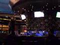 MGM Grand - танец на барной стойке
