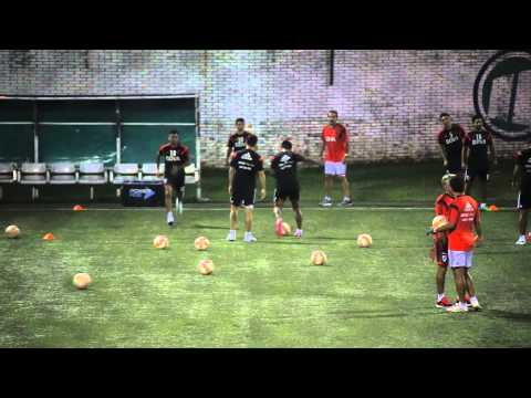 Entrenamiento en césped sintético antes de viajar a Perú