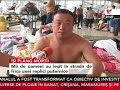 Mii de chinezi au ieşit în această seară pe străzile din Chengdu, capitala provinciei Sichuan, de frica unei replici puternice a cutremurului de acum o săptămână. Locuitorii susţin că postul de televiziune naţional a emis o atenţionare cu privire la posibilitatea producerii în această noapte a unei replici cu magnitudinea între 6 şi 7. Astăzi, Beijingul a decretat doliu naţional timp de trei zile, la o săptămână de la cutremurul devastator care a lăsat în urmă peste 71-a de mii de morţi şi dispăruţi. Astăzi, la ora locală 14 şi 28 de minute, China a păstrat un moment de reculegere, iar sirenele şi claxoanele au sunat în continuu.