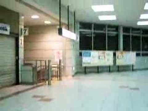 JR豊橋（日の出前の駅構内）