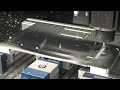 Fr�sen von einem Aluminium Notebookgeh�use