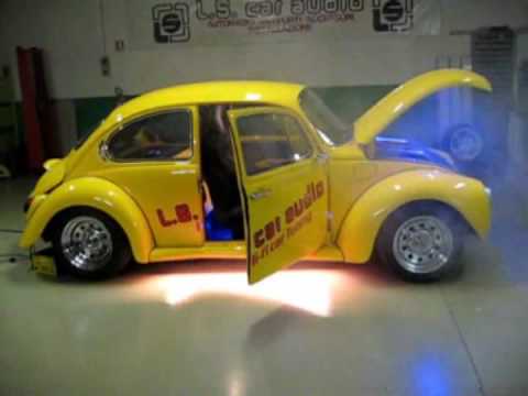 0 VW Super Beetle Dance to the music